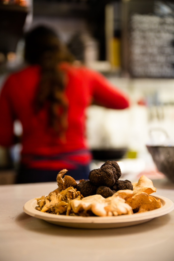 Plato de setas y fruta