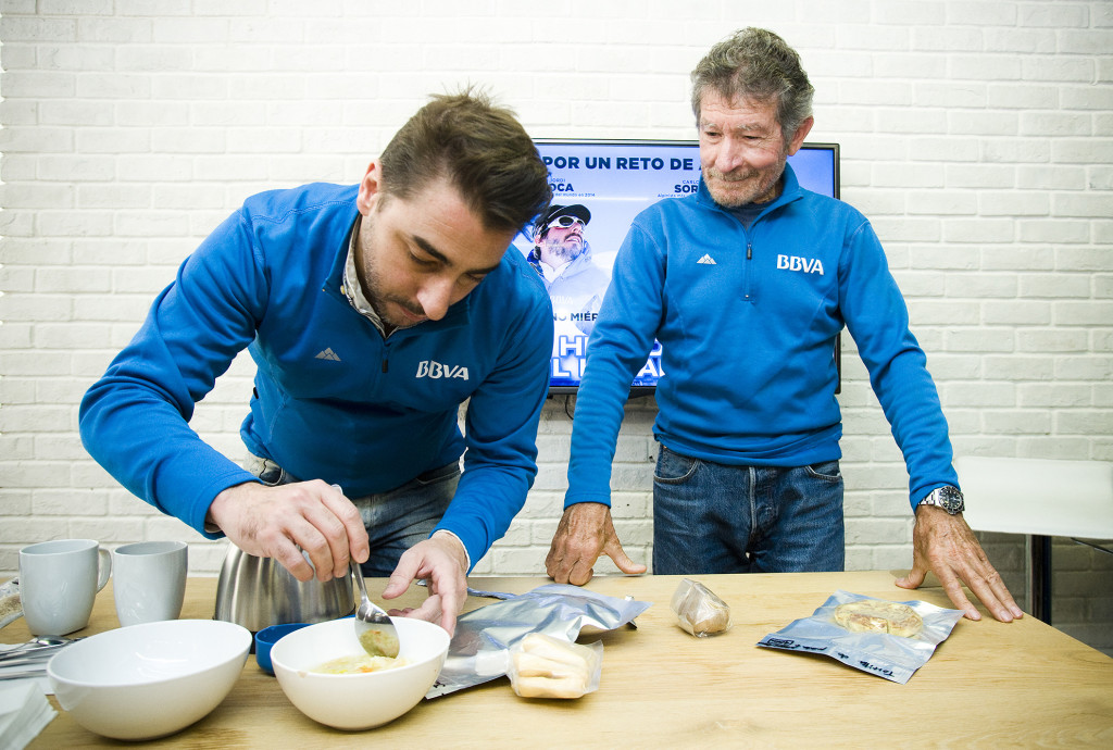 Jordi Roca y Carlos Soria presentan 'El heladero del Himalaya'