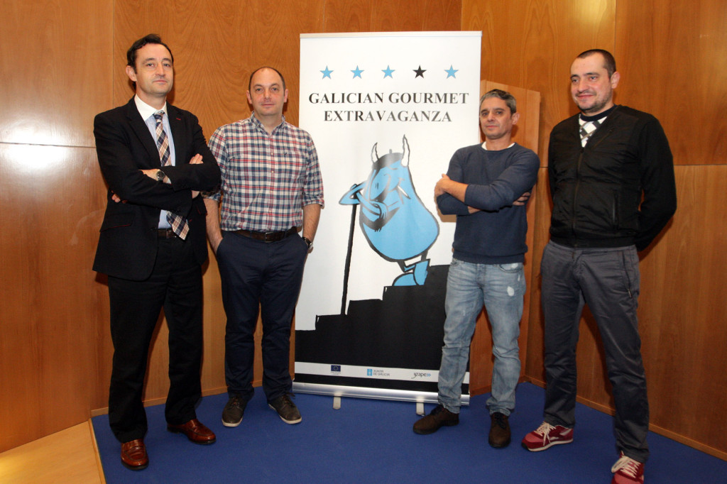 Javier Aguilera; el coordinador del GGE Tour, Dositeo Cela; y los chefs Santi Almuiña y Diego López