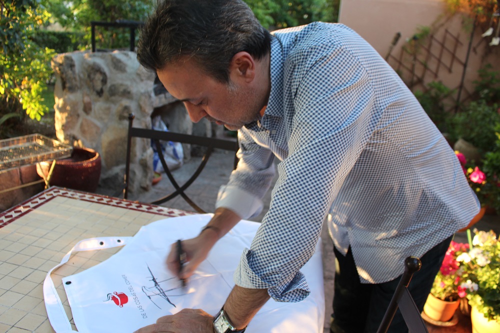 Delantal "De las cosas del comer" firmado por José Ribagorda