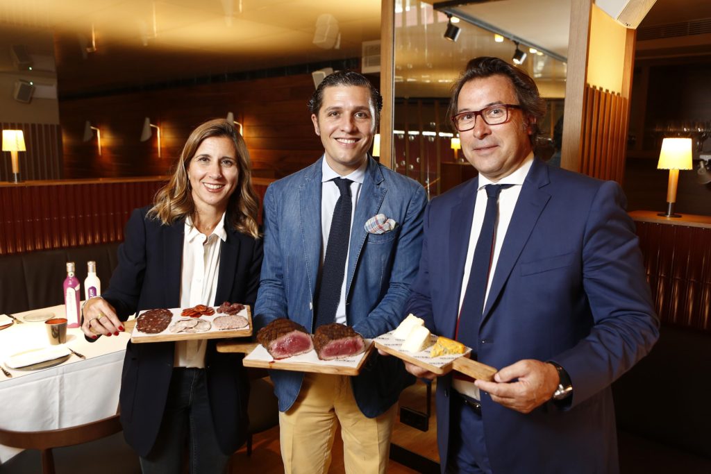 CarolinaBorrell, Enrique Valenti, JavierJulia