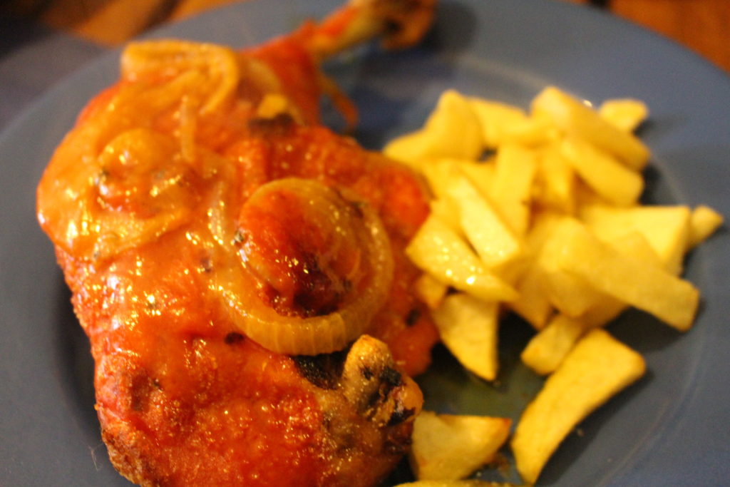 Receta perfecta para niños: Pollo al horno en salsa de tomate