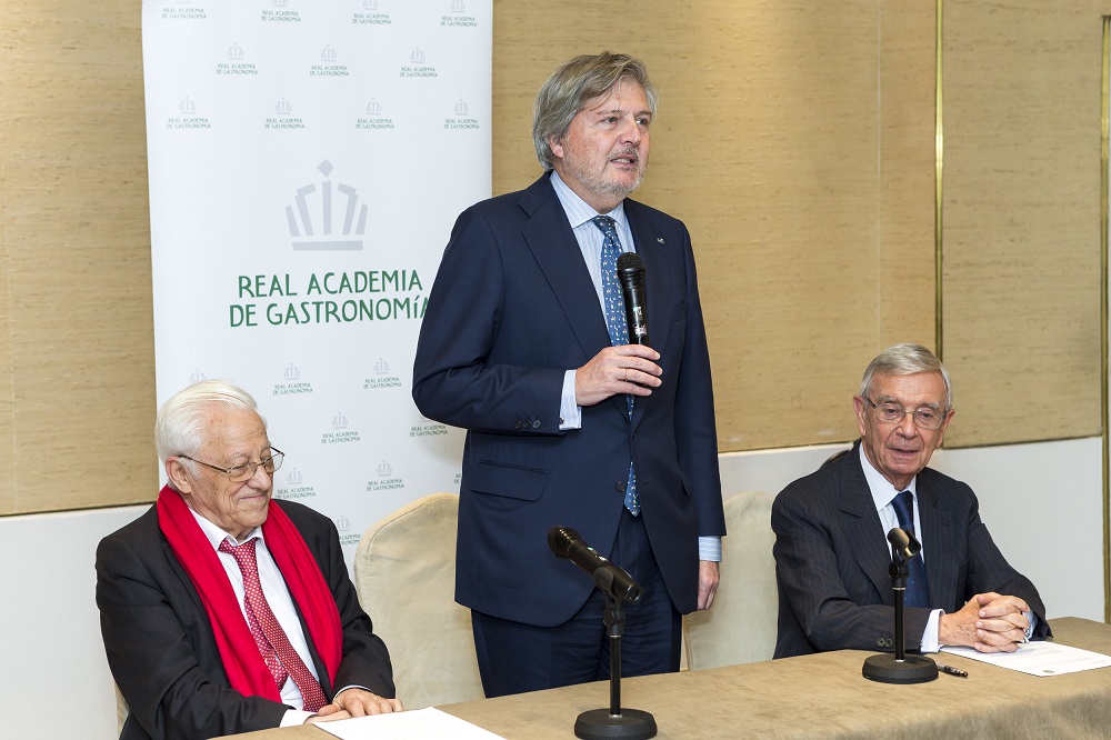 Convenio entre la Real Academia de Gastronomía y la Asociación Mensajeros de la Paz