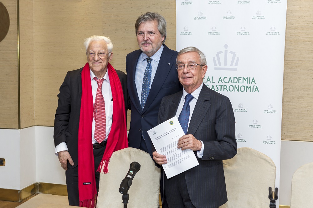 D. Íñigo Méndez de Vigo, Rafael Ansón y el Padre Ángel