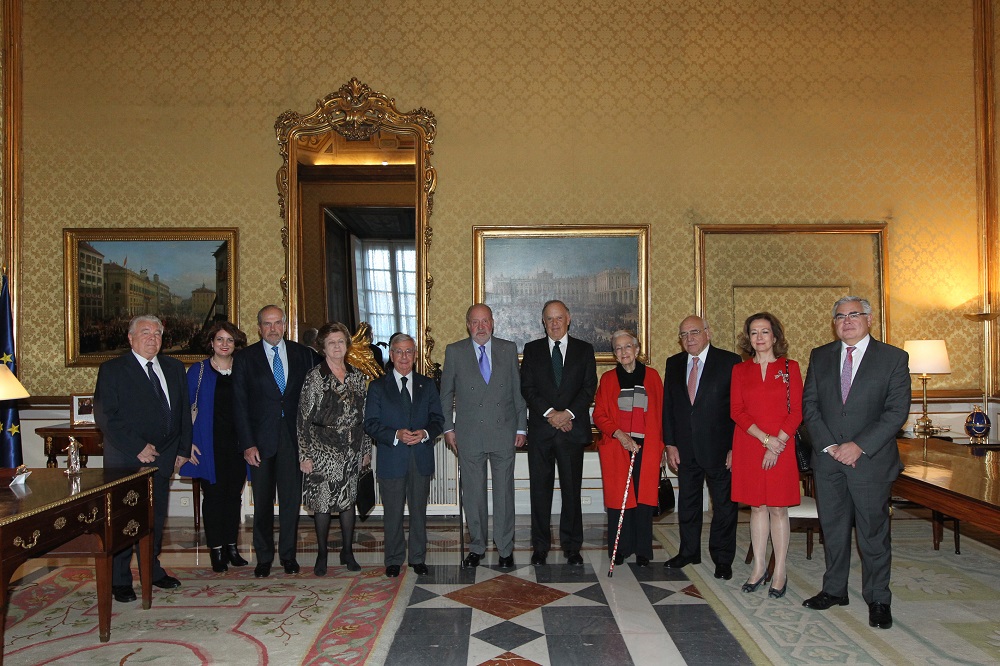 S.M. el Rey Emérito D. Juan Carlos recibe en audiencia a la junta directiva de la RAG