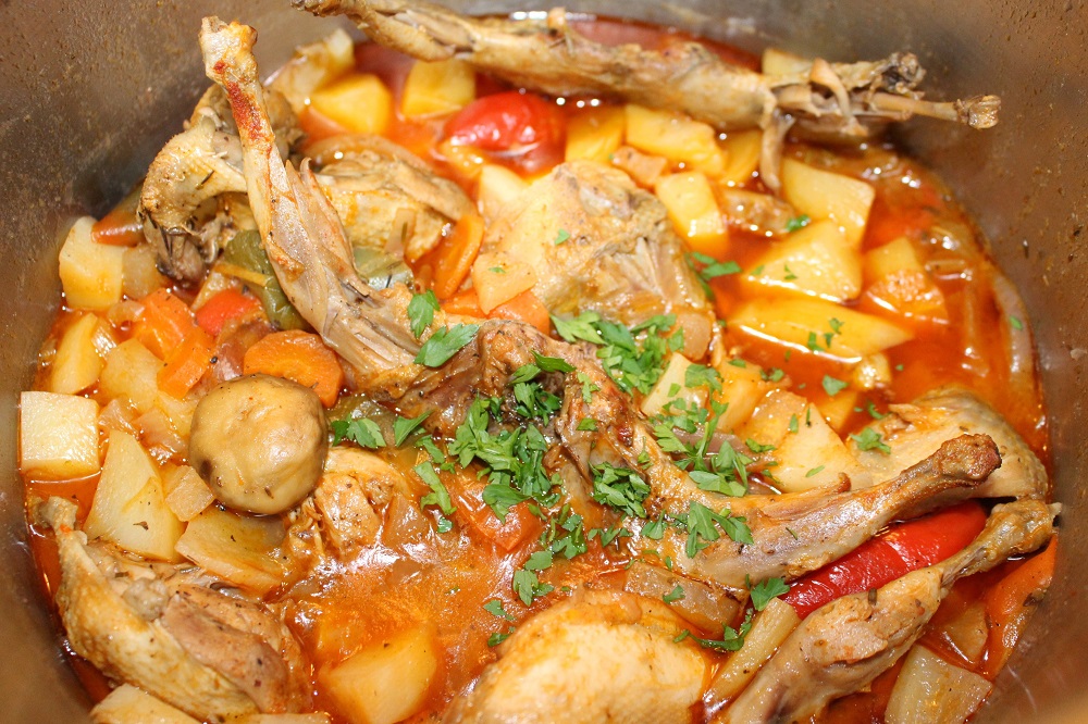 Añadimos las patatas y las especias