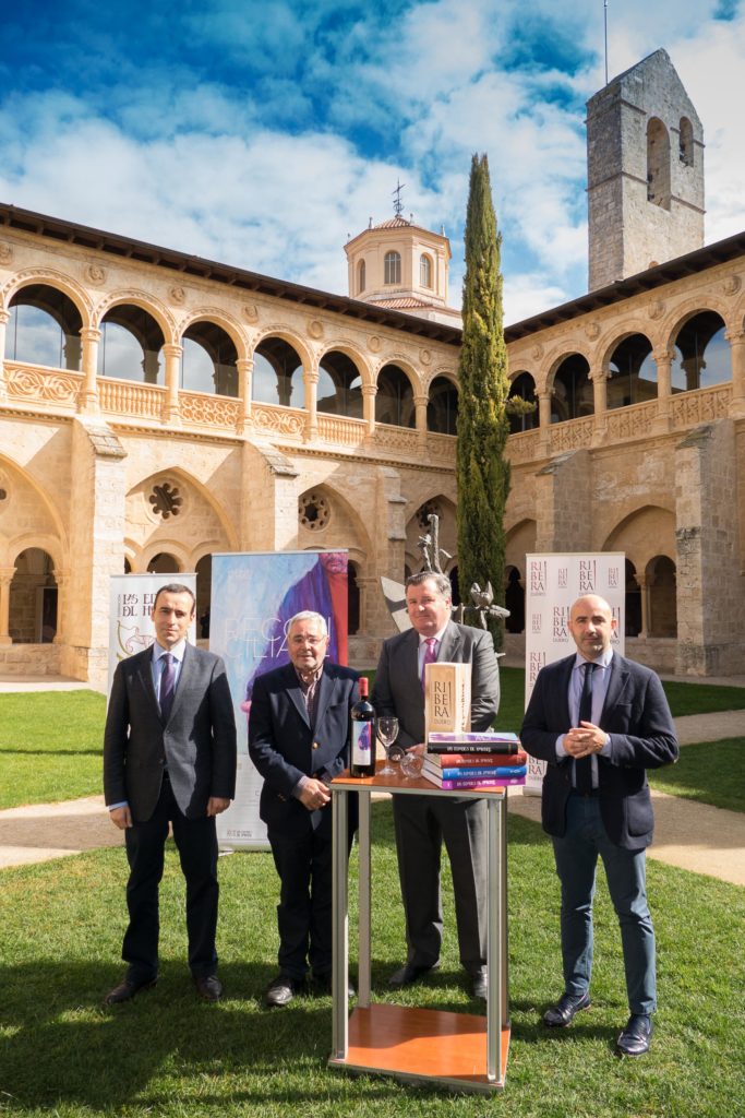 Miguel Sanz, Gonzálo Jiménez, Enrique Pascual y Enrique Martín tras la firma